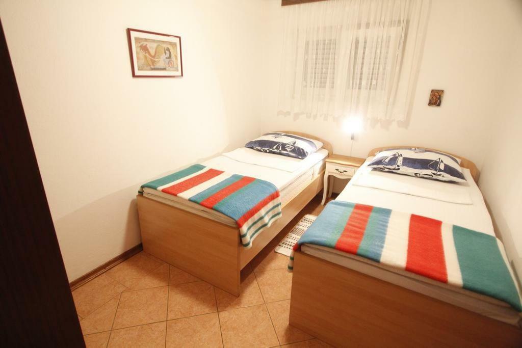 Apartmani Volga Petrcane Eksteriør bilde